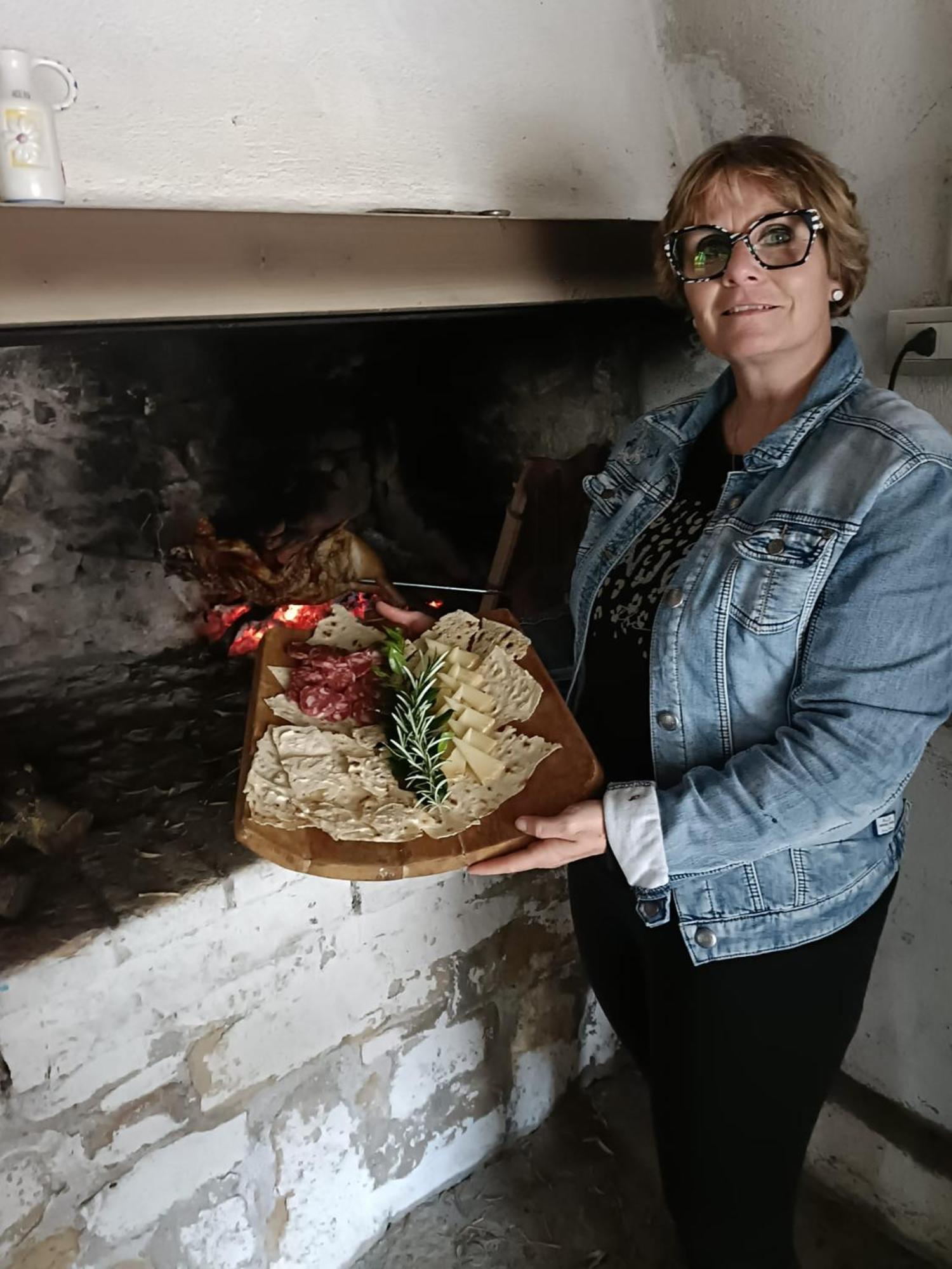 Andrebyke Villa Gergei Eksteriør billede